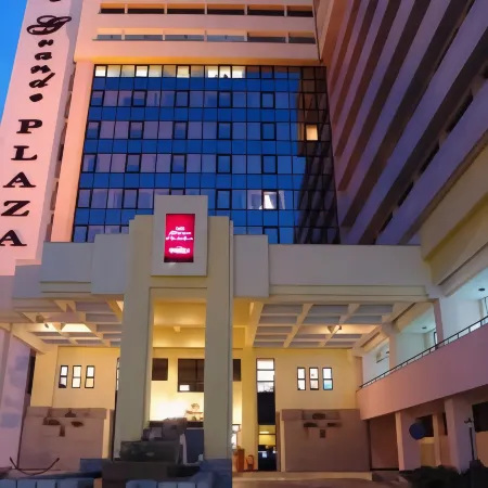 Le Grande Plaza Hotel