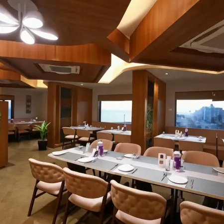 Hotel the Grand Ladhukara