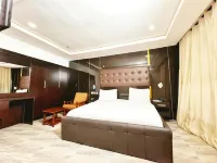 Tatafish Hotels Premium Rooms & Complimentary Meals - Boutique