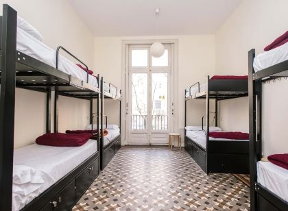 360 Hostel Borne