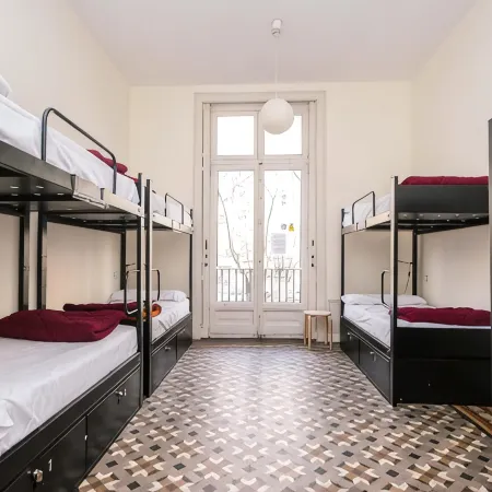 360 Hostel Borne