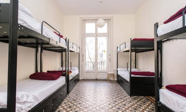 360 Hostel Borne