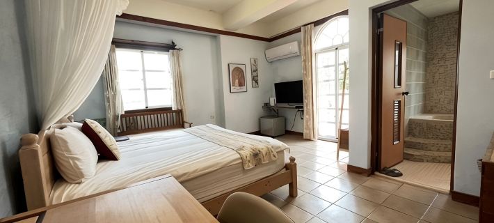 Avignon Bed and Breakfast Hotels in Pingtung County