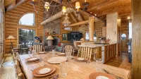 Snowdrift Cabin by AvantStay - parking