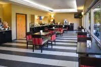 Spark by Hilton Salem East Electric Road - breakfast