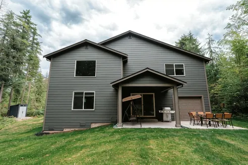 North Cascades Escape- spacious 5 bedroom, Hot Tub,  family-friendly, WiFi, AC - 4-Star