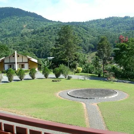 Hotel Bergblick Отели в г. Помероди