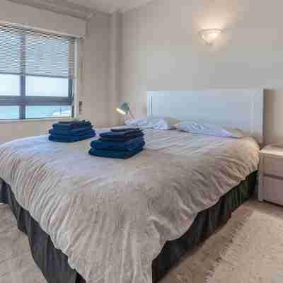 Apartment with fantastic sea view only 20m from the beach Rooms