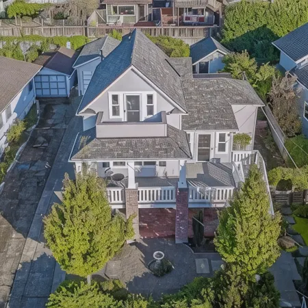 Spacious retreat with outdoor dining, patios and views
