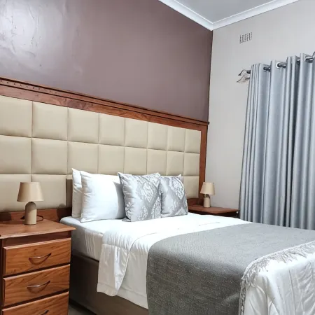 The Princess Guest House Отели в г. Хараре