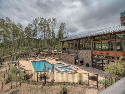 Luxury 5Br on Nat'l Forest: Private Lake, Pool & Hot Tub, Ski Keystone & Breck