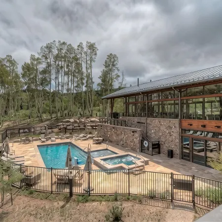 Luxury 5Br on Nat'l Forest: Private Lake, Pool & Hot Tub, Ski Keystone & Breck