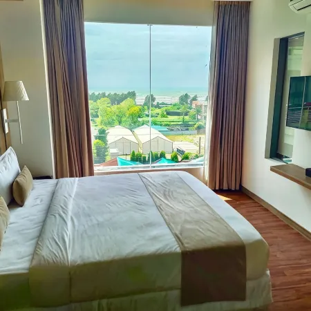 Grace Cox Smart Hotel