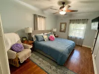 Lovely Home: Sleeps 9, Fire-Pit, Walk to Downtown, Eku, & Parks; 2Miles to I-75 - 4-Star
