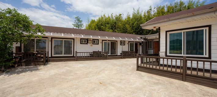 East Sea Sunrise Glyzing Pension Hotels in Donghae-si