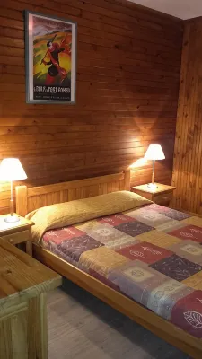 Large T4 apartment at the bottom of a chalet, close to the Pyrénées 2000 ski slopes - Hytter