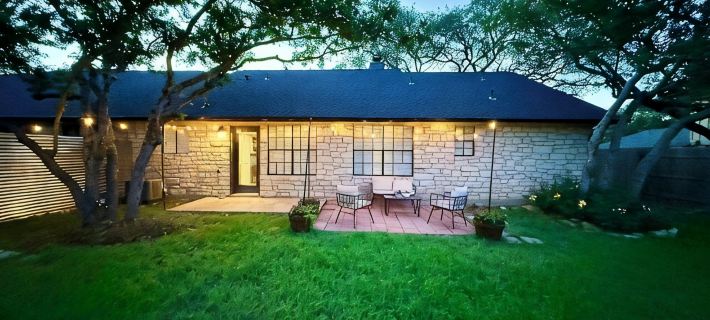 Charming 3-bedroom Georgetown house close to Square. Long term stays welcomed. Hotels in Georgetown