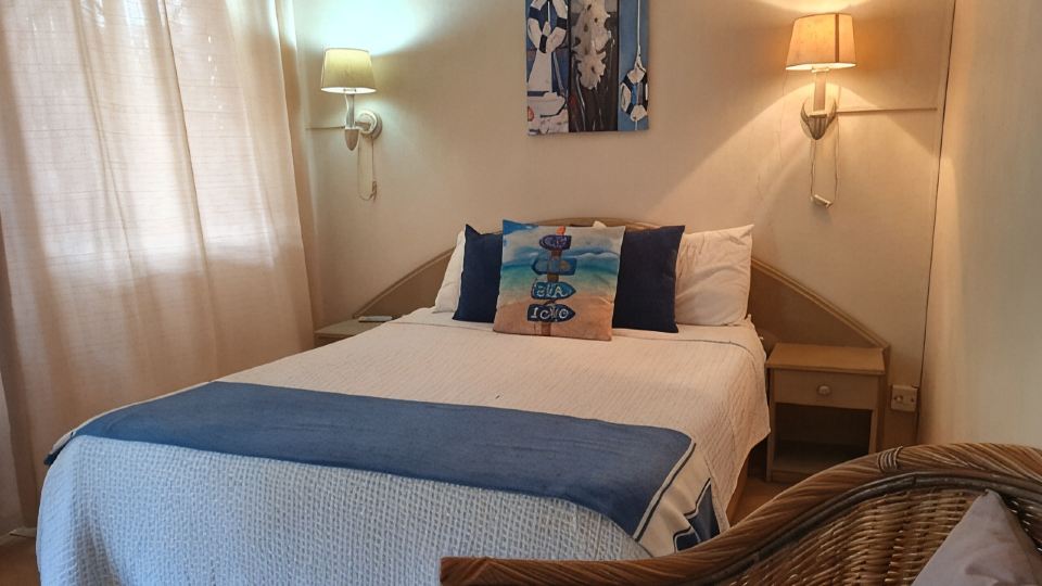 Charming 3 bedroom villa with pool, only 4 minutes walk to the beach