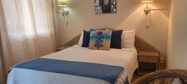Charming 3 bedroom villa with pool, only 4 minutes walk to the beach Hotels in Trou aux Biches