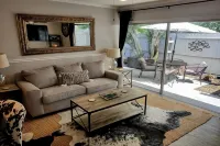 Patio Paradise, 1.6 miles to FSU Stadium! - balcony