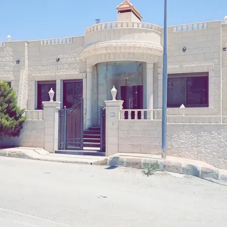 Petra Villa