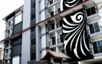 Metro Hotel & Spa - 2-Star