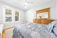 3rd to Beach*Big Discount Summer Weeks* Porch,Heart of B.H,Across Veterans Park - Wifi