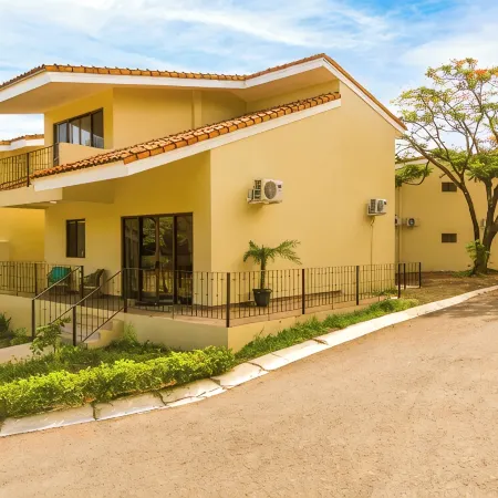 Ocotal Beach House - Family Friendly & Only a Block To The Beach!
