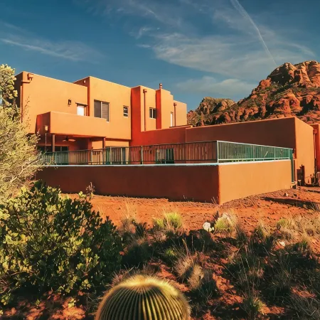 Views! Private Heated Pool + Spa + BBQ + Games + EV + High-speed Wifi