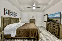 Modern Accessorized 3-Bedroom - 4-Star
