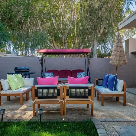 Warm Winter Oasis, Heated Pool & Family Fun