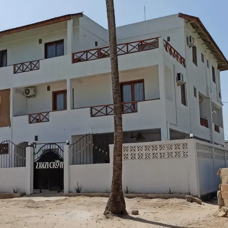Zanzicrown Hotel