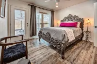 》Stunning Memphis Lake Front Home/Lakeview Escape w/ Spacious Layout!《 - Scenic