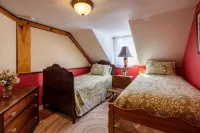Large Family Lodge w/ Hot Tub, Sports Game Room, Gaming Room, and Pet Friendly! - Boutique