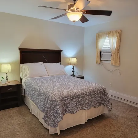 Newly Renovated Full Family Apt. - Centrally Located in Nauvoo - Some Stairs