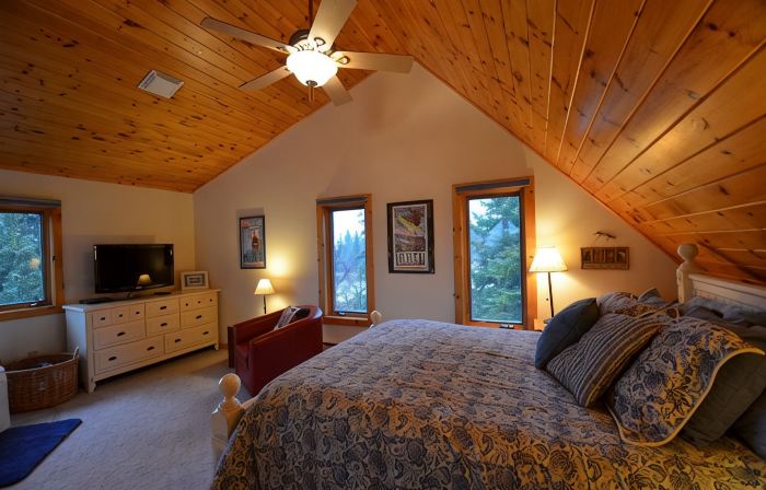 Comfortable 3 Bedroom, 2 Bath Cabin Between Lutsen Mountains and Lake Superior