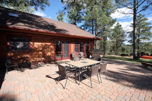 Awesome Custom-built Guesthouse In Quiet Downtown Location - 4 Sao