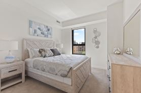 "Melody of Evanston" 3BD, 2BA UrbanLux Condo