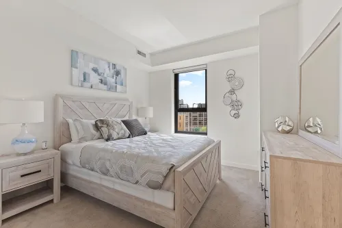 "Melody of Evanston" 3BD, 2BA UrbanLux Condo - WiFi