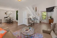 Cozy Cabin 3.5 min from Sportman's! - Chalets