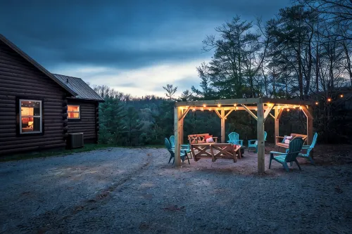 Red River Gorge Cabin with Hot Tub~AMAZING VIEW~Pool Table~Perfect for groups - Boutique