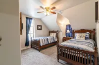 Stunning Skiatook Lake Three Story Getaway - Wifi