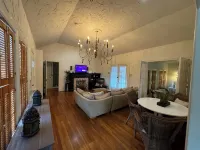 Charming 3-2 bedroom bungalow, WiFi, central AC, central Austin. Walkable! - อ่างจากุชชี่