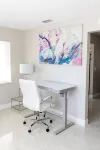 NEW! The Seafoam Bungalow - close to beaches! - gimnasio