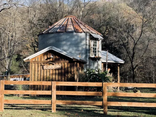 The Lodge Grain Bin at Goose Creek Farm in Cornersville TN - 3성급