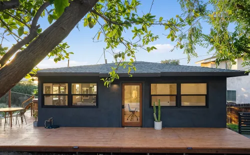 Hillside House with Dtla Views + Jacuzzi - Bungalows