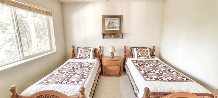 Hibernation Station Peaceful Cabin Retreat - Fireplace, Hiking, Blue Lake Spring Hotels in Arnold