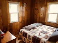 Lakefront Cottage 2 min to downtown - 3-Star