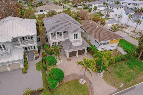 Luxury Home in Naples with Private Pool & Walk to the Beach by Esthetic Stays - 4-Star