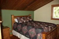 Buchanan's Bunkhouse with saltwater hot tub Mt.Rainier Entrance! - Chalets